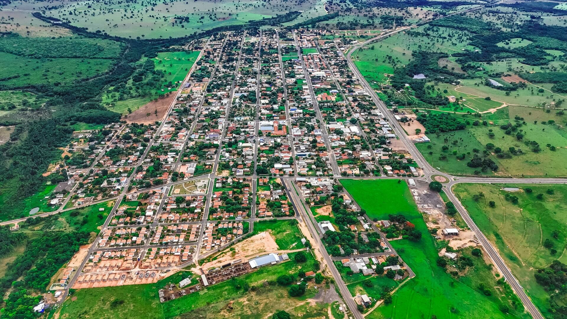 Imagem de compartilhamento para o artigo Governador Eduardo Riedel estará em Alcinópolis neste sábado para entregar novas moradias e reforçar investimentos da MS Todo dia